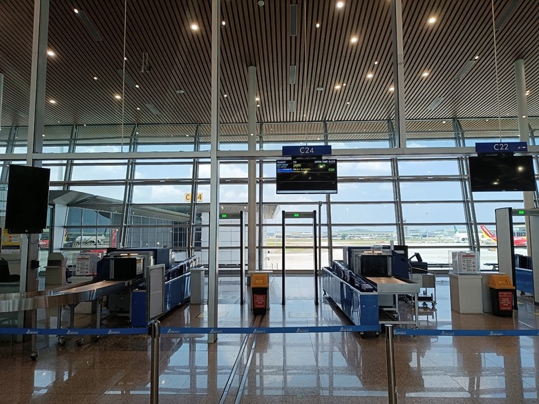 吉隆坡國際機場之轉機(KLIA2入境、KLIA1出境)及適合小睡休息地點全紀錄 — 赤道三國文化休閒行旅 之 馬來西亞篇 吉隆坡國際機場 (Kuala Lumpur International Airport)
