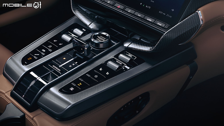 【老大回歸】Aston Martin發表新世代旗艦Vanquish,絕美設計搭配12缸、835ps強大動力!