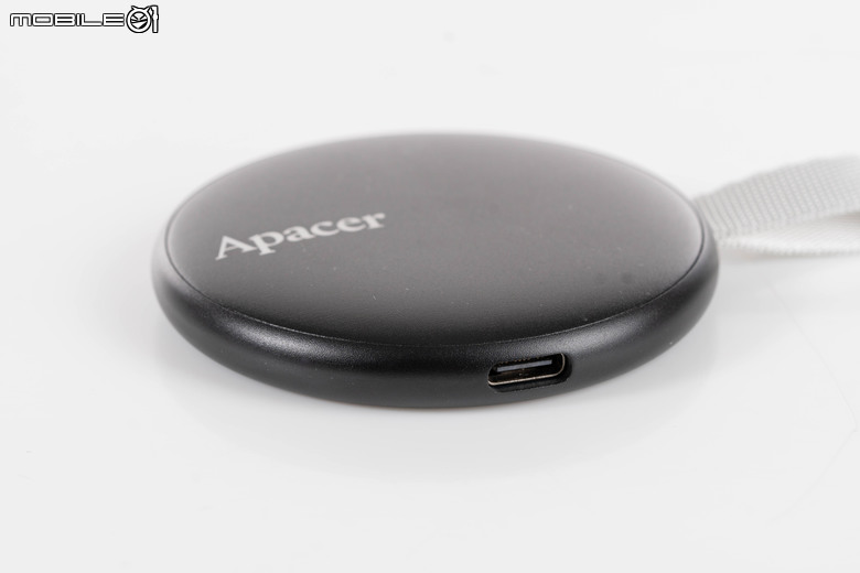 Apacer AS725 Magnetic Portable SSD 開箱實測 以迷你合手觸感隨身擴充 iPhone 容量