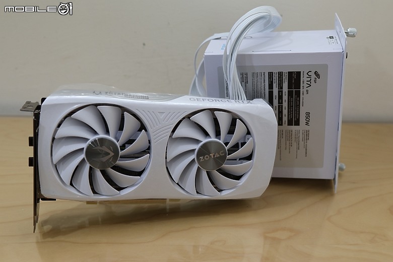 點我看大圖 開箱 FSP 全漢 VITA 850W ATX3.1 白色版