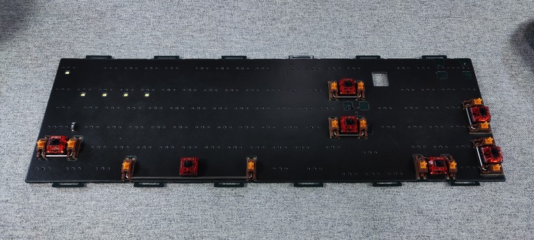 來自花火的歡愉~Qwertykeys QK100 全鋁合金客製化機械鍵盤套件 組裝紀錄一