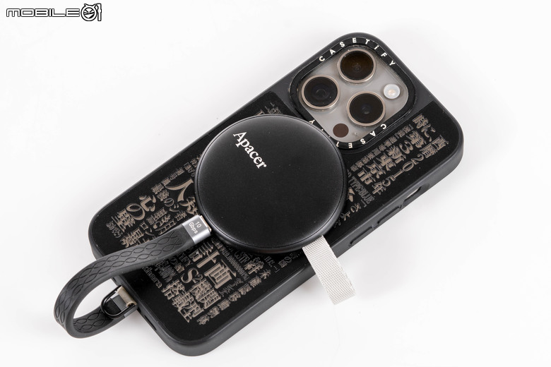 Apacer AS725 Magnetic Portable SSD 開箱實測 以迷你合手觸感隨身擴充 iPhone 容量