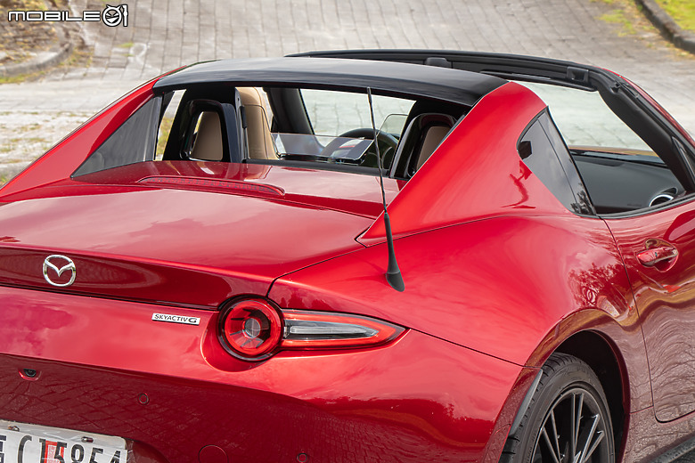 Mazda MX-5 RF 小改款試駕|沒出手排也想買!