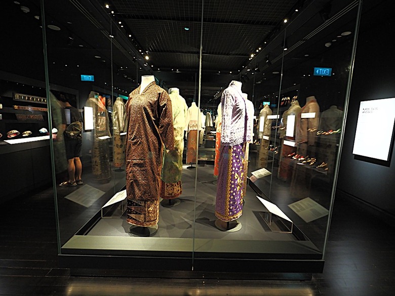 新加坡國家博物院(National Museum of Singapore)、土生華人博物館(Peranakan Museum)、善牧主教座堂(Cathedral of the Good Shepherd)、讚美廣場(CHIJMES Hall)，還有地鐵勞明達站附近的土司工坊 — 赤道三國文化休閒行旅 之 新加坡篇 第六回 博物館規劃區(Museum Planning Area)