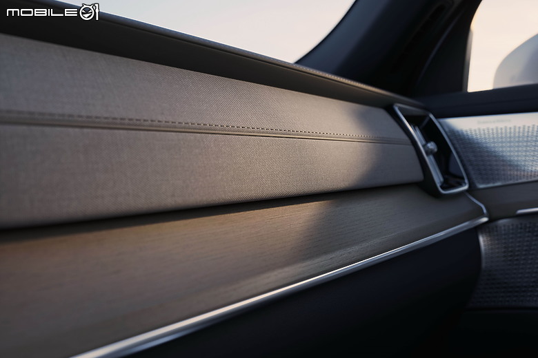 【海外新訊】Volvo 純電旗艦休旅 EX90 及大幅改款 XC90 聯袂亮相!