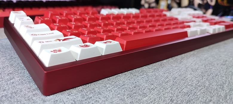 來自花火的歡愉~Qwertykeys QK100 全鋁合金客製化機械鍵盤套件 組裝紀錄一