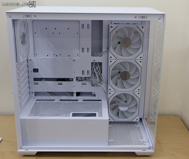 點我看大圖 性價比海景 BitFenix 旗下首款入門海景 CETO ARGB 開箱