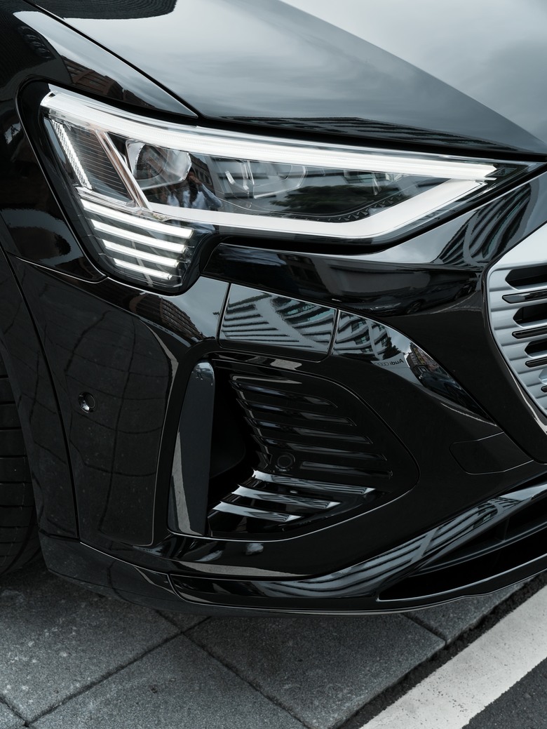 Audi Q8 sportback e-tron｜金屬神迷黑 Mythos Black 0E｜實車照片分享