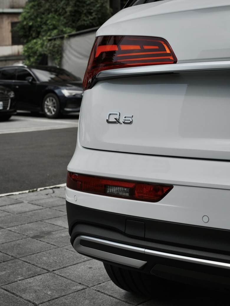 Audi Q5 40 TFSI quattro｜金屬冰川白 Glacier White 2Y｜交車照片分享