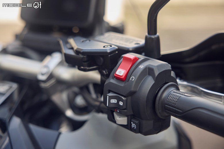 【海外新訊】2025 HONDA X-ADV小改發表！面容更殺配備更滿！