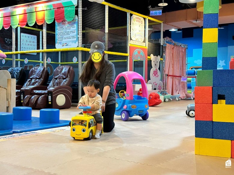 HappyBaBy 快樂寶貝親子樂園（夢時代店）＿拿兒童卡生日禮帶小糰來玩一次