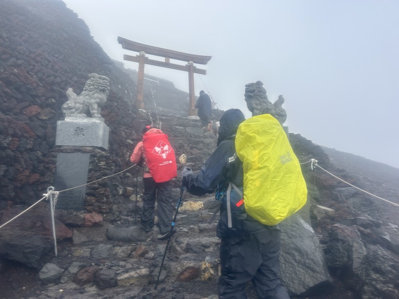 挑戰「珊珊」來遲的富士山登頂全紀錄( 下集 )