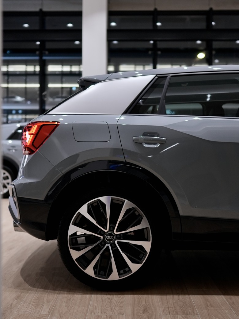 Audi SQ2｜珍珠銀箭灰 Arrow grey 1X｜實車照片分享