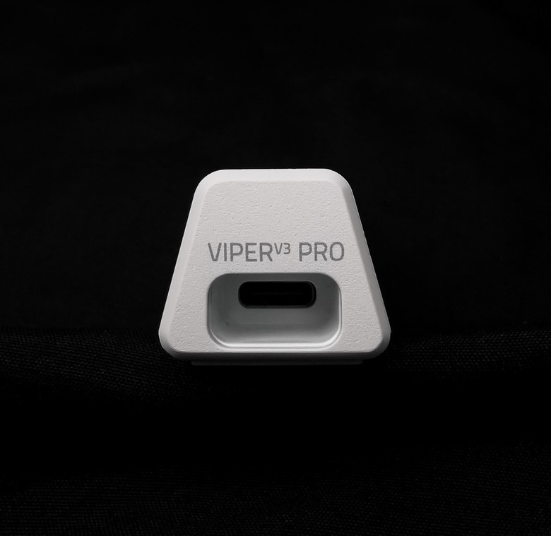 Razer Viper V3 Pro - 極輕量 光滑觸感 專業玩家打造