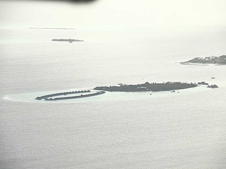 入住The Standard Maldives、碼頭邊珊瑚礁浮潛、出海賞海豚、環礁潟湖體驗 — 赤道三國文化休閒行旅 之 馬爾地夫篇 第一回 潟湖泳池水上屋(Lagoon Overwater Pool Villa)