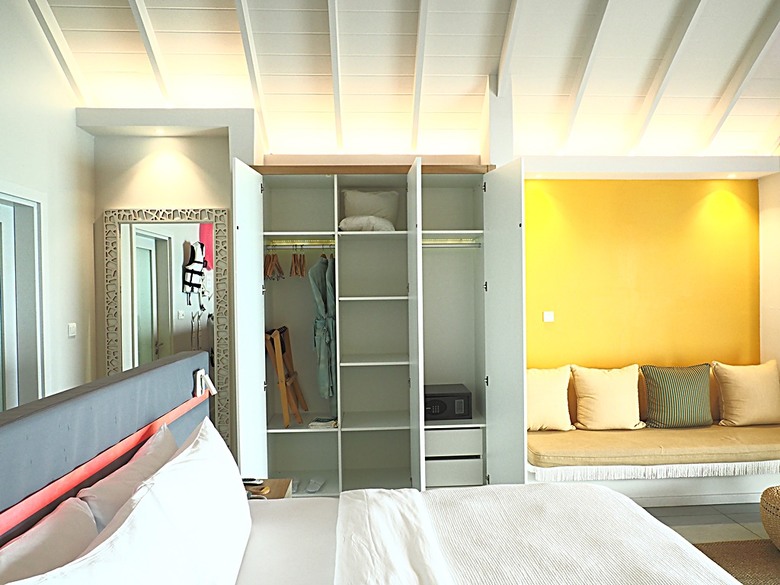 入住The Standard Maldives、碼頭邊珊瑚礁浮潛、出海賞海豚、環礁潟湖體驗 — 赤道三國文化休閒行旅 之 馬爾地夫篇 第一回 潟湖泳池水上屋(Lagoon Overwater Pool Villa)