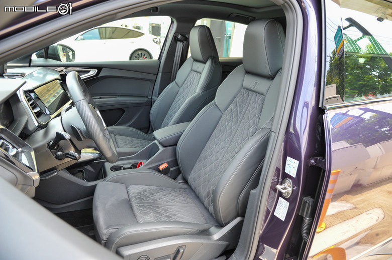 Audi Q4 Sportback e-tron 55 quattro S line 試駕|長距離電耗實測、質感與實用兼具的帥氣電動休旅車!