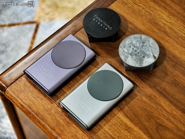 點我看大圖 THINKTHING 雙向磁吸充電組開箱實測 – MagSafe 行動充電器到底有多強?