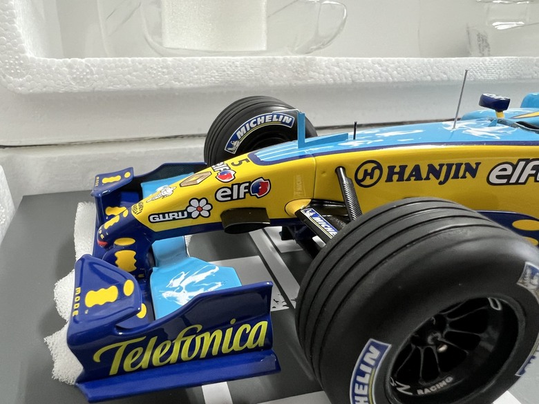 [開箱]F1 1/18 RENAULT R25 FERNANDO ALONSO BRITISH GP