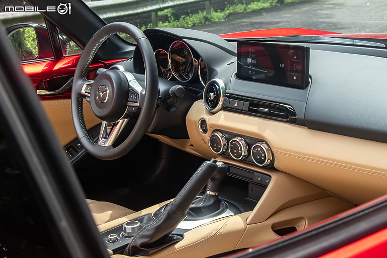 Mazda MX-5 RF 小改款試駕|沒出手排也想買!