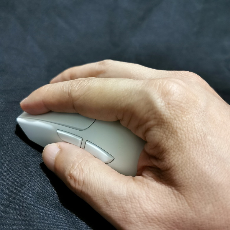Razer Viper V3 Pro - 極輕量 光滑觸感 專業玩家打造