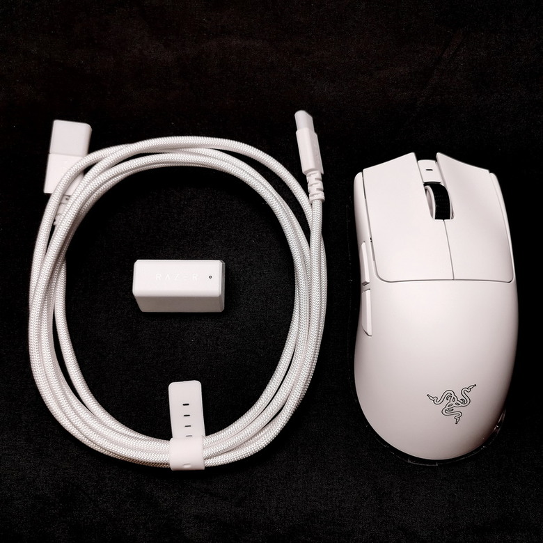 Razer Viper V3 Pro - 極輕量 光滑觸感 專業玩家打造