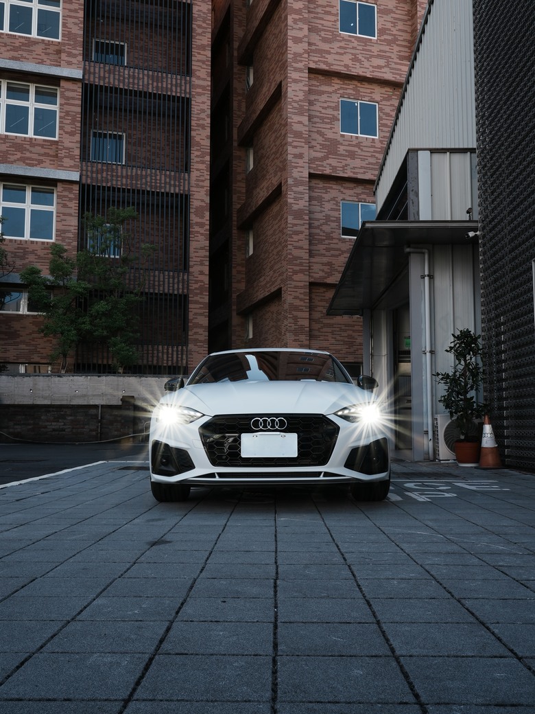 Audi A5 Sportback 40 TFSI S line 運動版｜金屬冰川白 Glacier White 2Y｜交車照片分享
