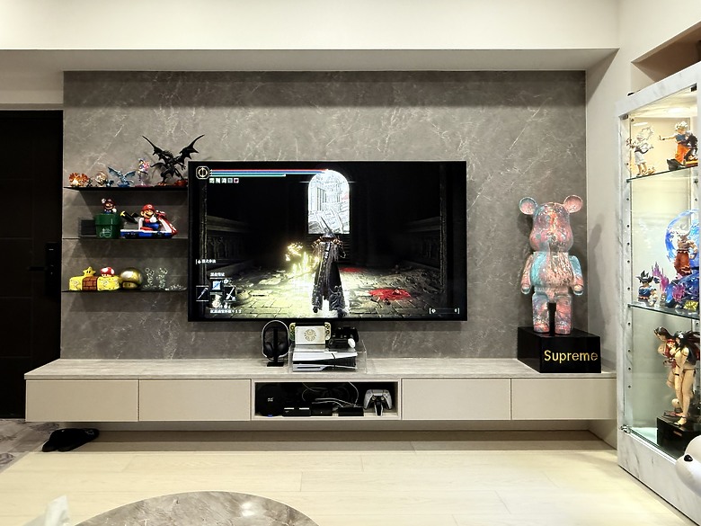 點我看大圖 【開箱】夢想成真屋(沙發&電視牆二改)-室內25坪3房10年屋翻新