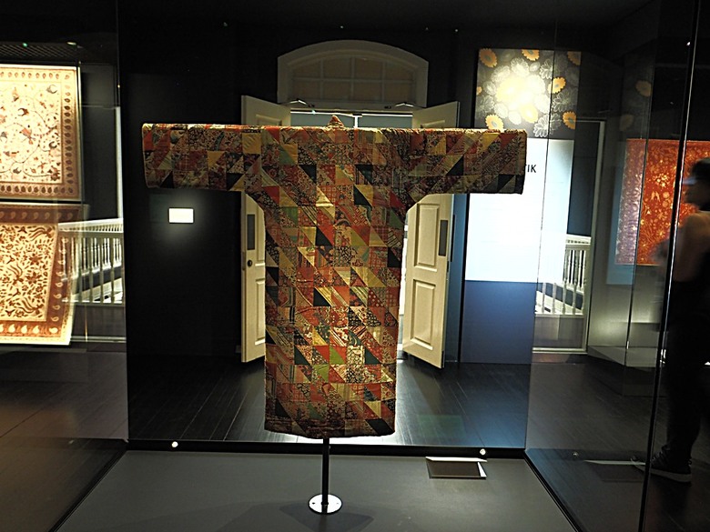新加坡國家博物院(National Museum of Singapore)、土生華人博物館(Peranakan Museum)、善牧主教座堂(Cathedral of the Good Shepherd)、讚美廣場(CHIJMES Hall)，還有地鐵勞明達站附近的土司工坊 — 赤道三國文化休閒行旅 之 新加坡篇 第六回 博物館規劃區(Museum Planning Area)