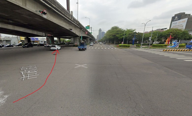 [已解決]請問台中市網友, 74號 市政路交流道 下去, 紅綠燈如何識別?(要切到74號下面轉去虹揚橋)