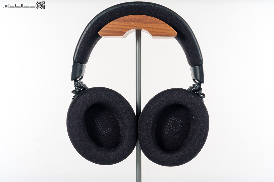 Razer Kraken V4 & Wolverine V3 Pro 體驗報告｜炫彩無”線“的絕佳遊戲組合