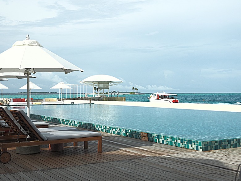 入住The Standard Maldives、碼頭邊珊瑚礁浮潛、出海賞海豚、環礁潟湖體驗 — 赤道三國文化休閒行旅 之 馬爾地夫篇 第一回 潟湖泳池水上屋(Lagoon Overwater Pool Villa)
