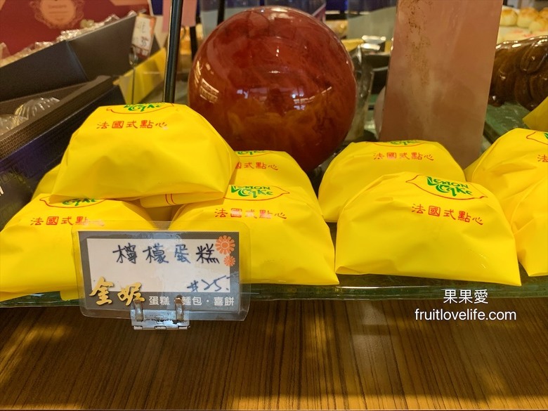 點我看大圖 在地老品牌,生日蛋糕、蛋黃酥、小月餅、白雪酥、年節送禮,平價麵包通通都有