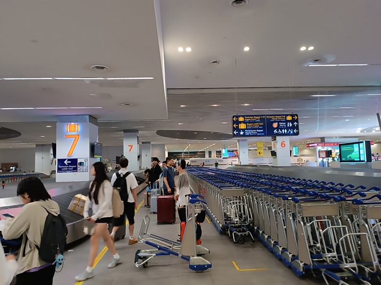 吉隆坡國際機場之轉機(KLIA2入境、KLIA1出境)及適合小睡休息地點全紀錄 — 赤道三國文化休閒行旅 之 馬來西亞篇 吉隆坡國際機場 (Kuala Lumpur International Airport)