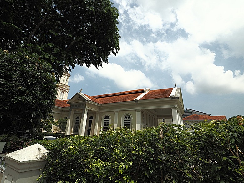 新加坡國家博物院(National Museum of Singapore)、土生華人博物館(Peranakan Museum)、善牧主教座堂(Cathedral of the Good Shepherd)、讚美廣場(CHIJMES Hall),還有地鐵勞明達站附近的土司工坊 — 赤道三國文化休閒行旅 之 新加坡篇 第六回 博物館規劃區(Museum Planning Area)