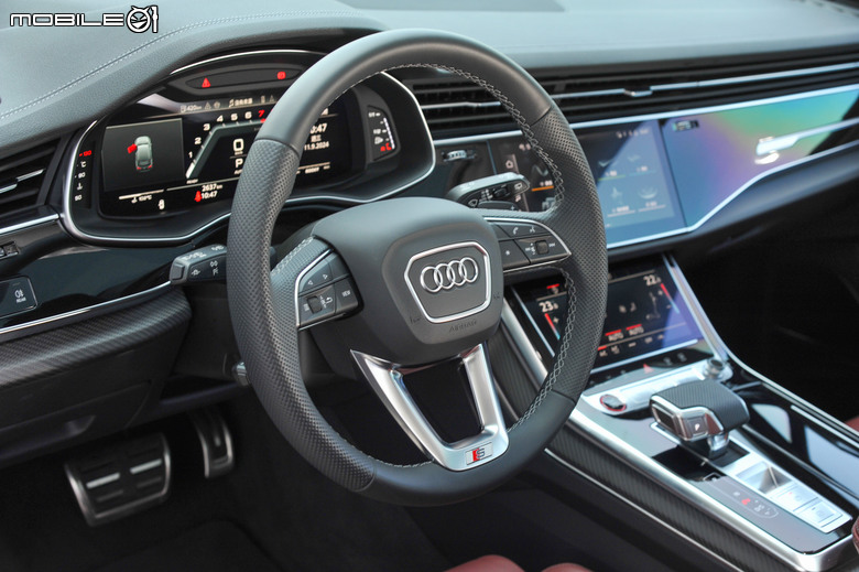 Audi SQ7 quattro 試駕|七座配置又熱血、極致成熟的性能休旅!