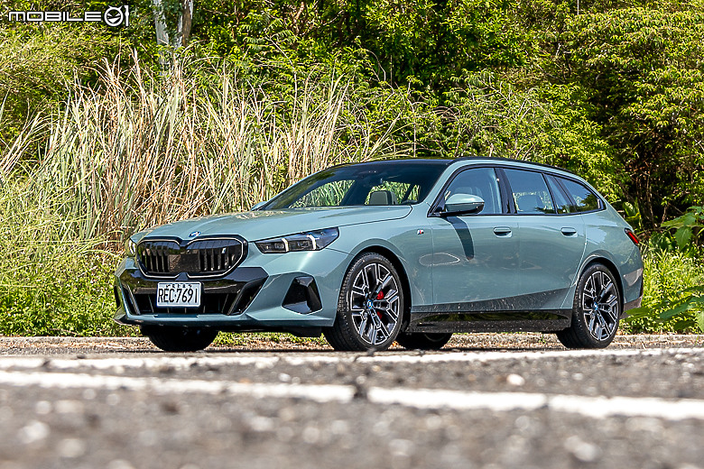 BMW i5 eDrive40 Touring 試駕|有空間有品味,市場唯一純電旅行車!