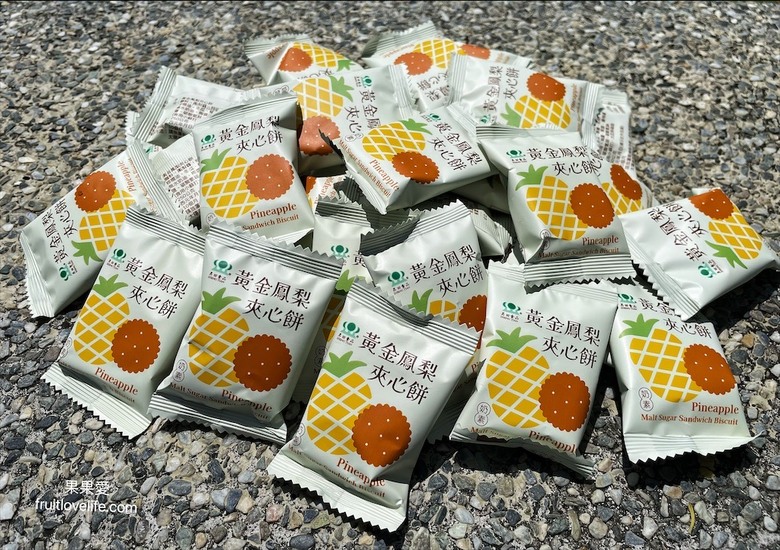 點我看大圖 好吃不黏牙的麥芽餅,烤過的餅乾香氣加上不甜膩的餡料,讓我們拆了一包還會想繼續吃下包