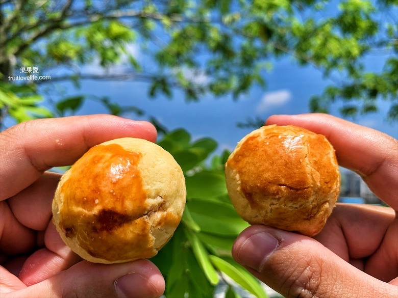 點我看大圖 好吃不黏牙的麥芽餅,烤過的餅乾香氣加上不甜膩的餡料,讓我們拆了一包還會想繼續吃下包