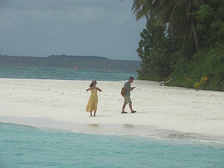 入住The Standard Maldives、碼頭邊珊瑚礁浮潛、出海賞海豚、環礁潟湖體驗 — 赤道三國文化休閒行旅 之 馬爾地夫篇 第一回 潟湖泳池水上屋(Lagoon Overwater Pool Villa)