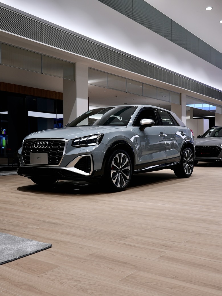 Audi SQ2｜珍珠銀箭灰 Arrow grey 1X｜實車照片分享