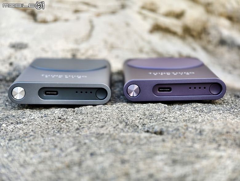 點我看大圖 THINKTHING 雙向磁吸充電組開箱實測 – MagSafe 行動充電器到底有多強?