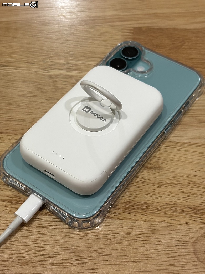 點我看大圖 驚喜踢門禮:iPhone 16 Plus 512GB 開箱體驗