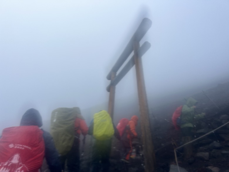 挑戰「珊珊」來遲的富士山登頂全紀錄( 下集 )