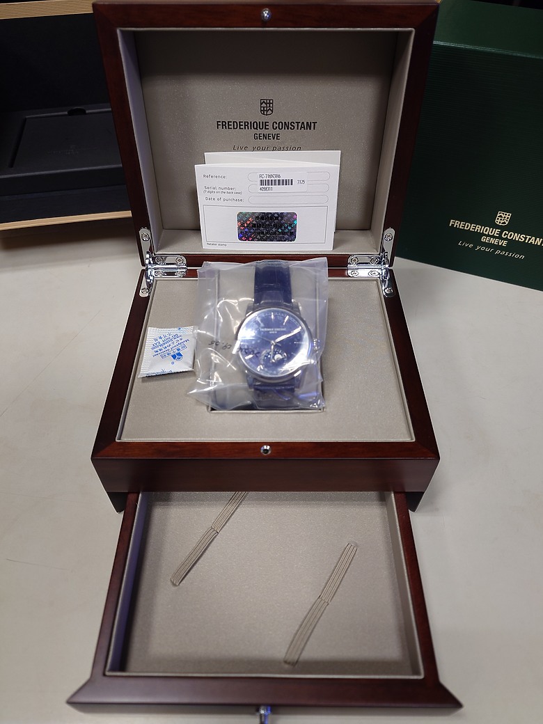 點我看大圖 康斯登Constant Manufacture 自製月相錶 開箱(更新)