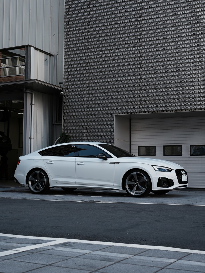 Audi A5 Sportback 40 TFSI S line 運動版｜金屬冰川白 Glacier White 2Y｜交車照片分享