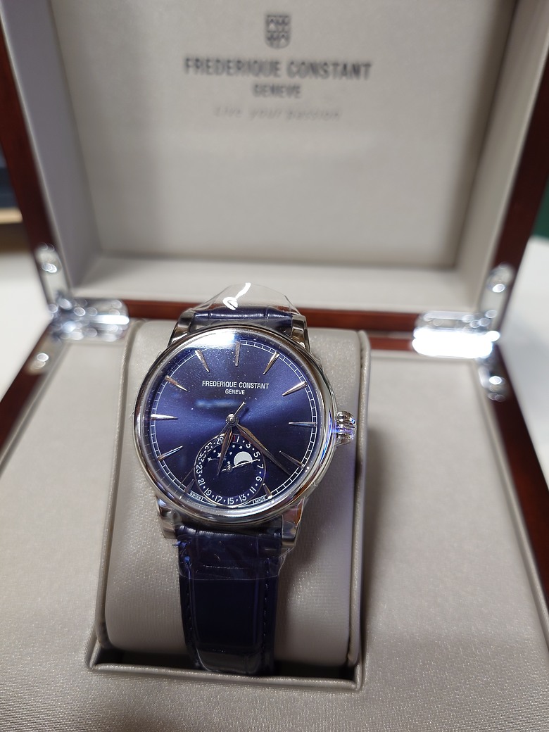 點我看大圖 康斯登Constant Manufacture 自製月相錶 開箱(更新)