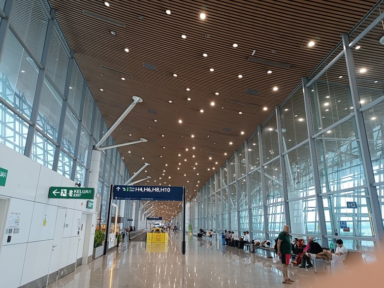 吉隆坡國際機場之轉機(KLIA2入境、KLIA1出境)及適合小睡休息地點全紀錄 — 赤道三國文化休閒行旅 之 馬來西亞篇 吉隆坡國際機場 (Kuala Lumpur International Airport)
