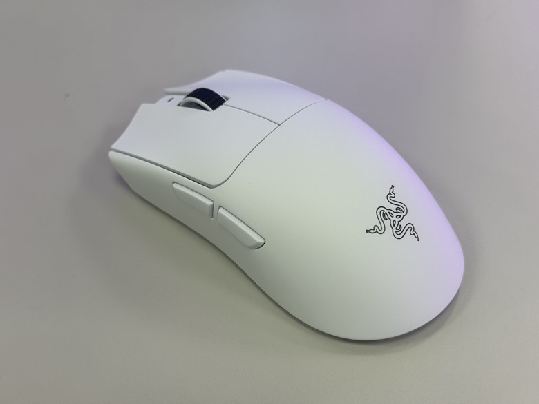 經典再進化 Razer Viper V3 Pro 無線滑鼠 白色款 開箱體驗