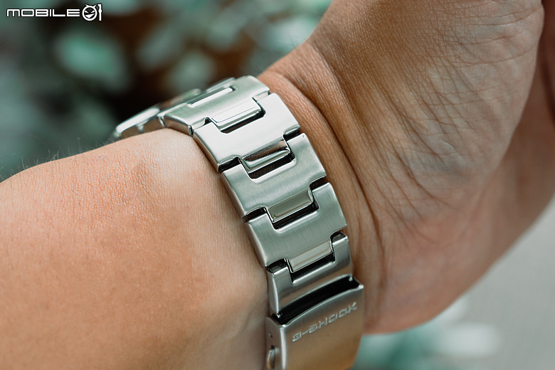 G-SHOCK G-STEEL GM-2110D 體驗報告｜強化金屬光澤、色彩更繽紛！